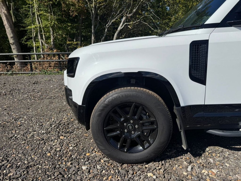 Used Land Rover Defender 2022 for sale - 77125065: Photo 9