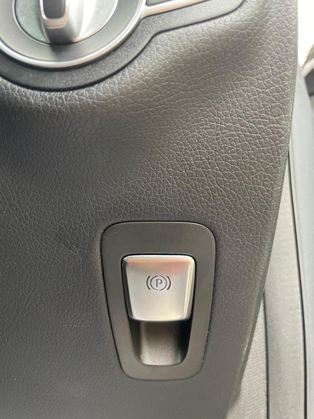 Used Mercedes-Benz GLC 2018 for sale - 77125069: Photo 35