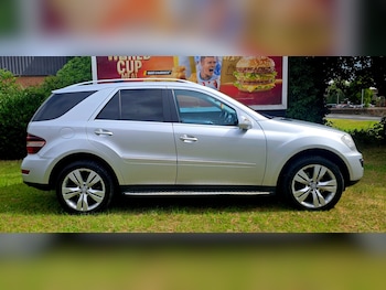 Used Mercedes-Benz M Class 2009 for sale - 79071052: Photo