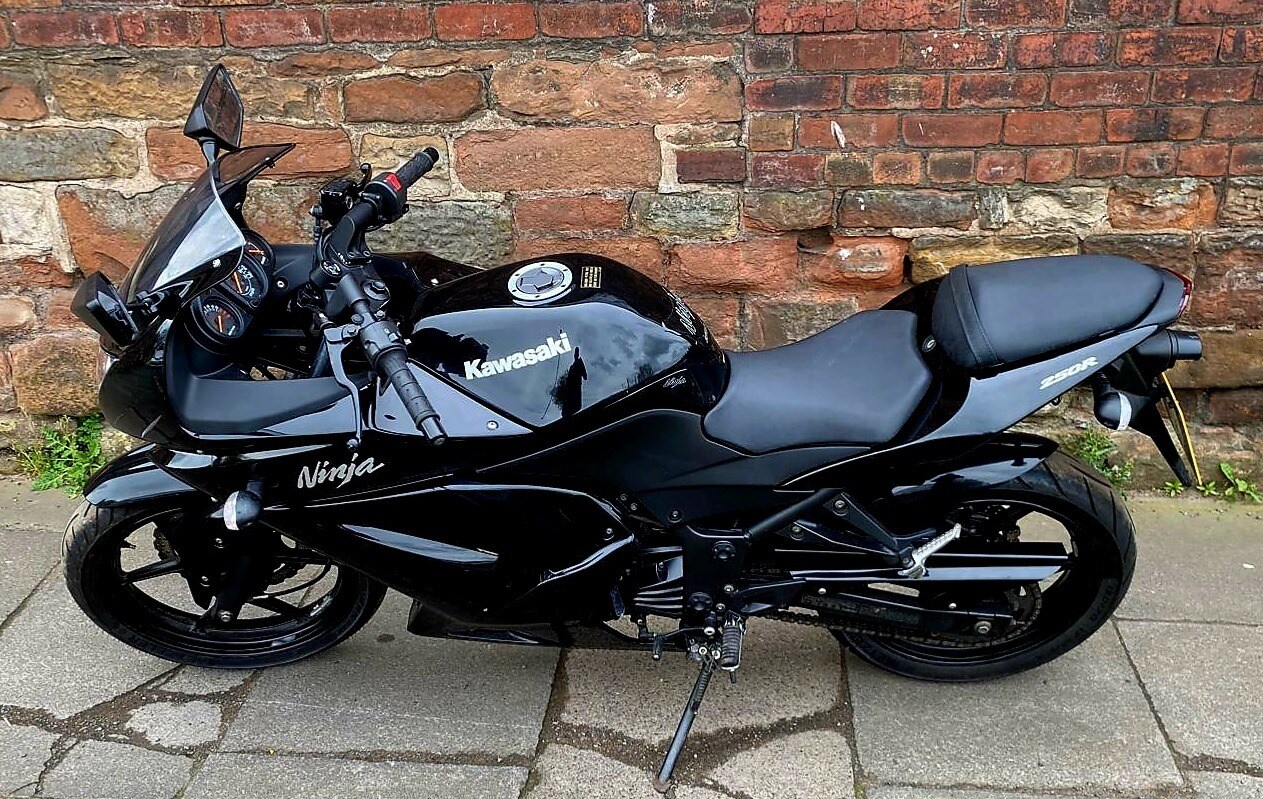 Used Kawasaki NINJA 250 2008 for sale - 78460218: Photo 3