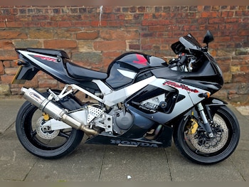 Used Honda CBR 2000 for sale - bike-75931616: Photo