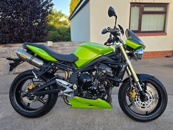 Used Triumph STREET 2009 for sale - bike-79373105: Photo