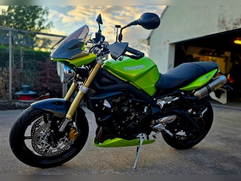 Used Triumph STREET 2009 for sale - bike-79373105: Photo