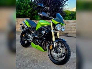 Used Triumph STREET 2009 for sale - bike-79373105: Photo