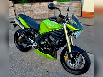 Used Triumph STREET 2009 for sale - bike-79373105: Photo