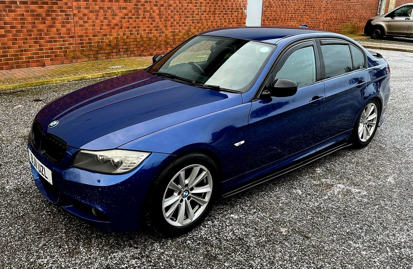 Used BMW 3 Series 2011 for sale - 77114388: Photo 2