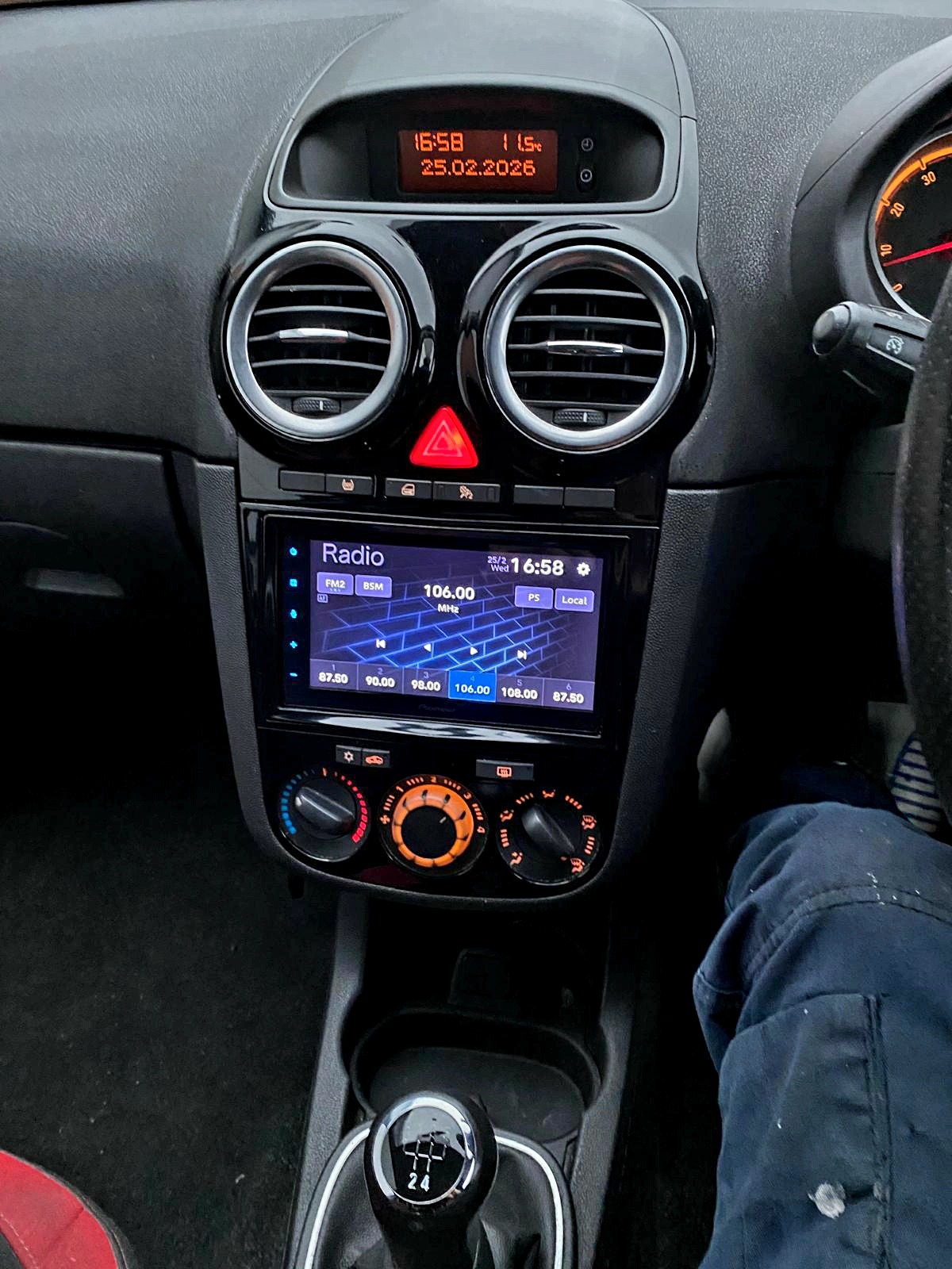 Used Vauxhall Corsa 2015 for sale - 77669334: Photo 8