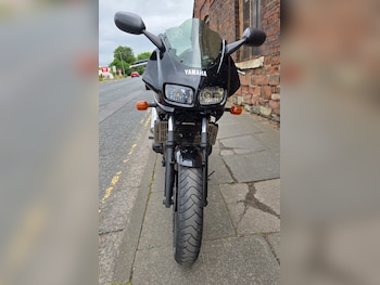 Used Yamaha FZS 2000 for sale - bike-79074200: Photo