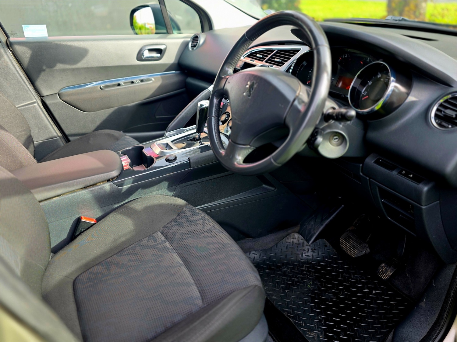 Used Peugeot 3008 2011 for sale - 76374138: Photo 6