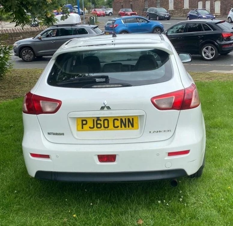 Used Mitsubishi Lancer 2010 for sale - 76492225: Photo 2