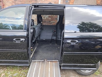 Used Chrysler Grand Voyager undefined for sale - 76494220: Photo