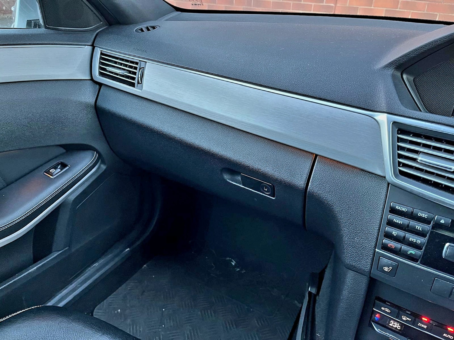 Used Mercedes-Benz E Class 2010 for sale - 77100178: Photo 11