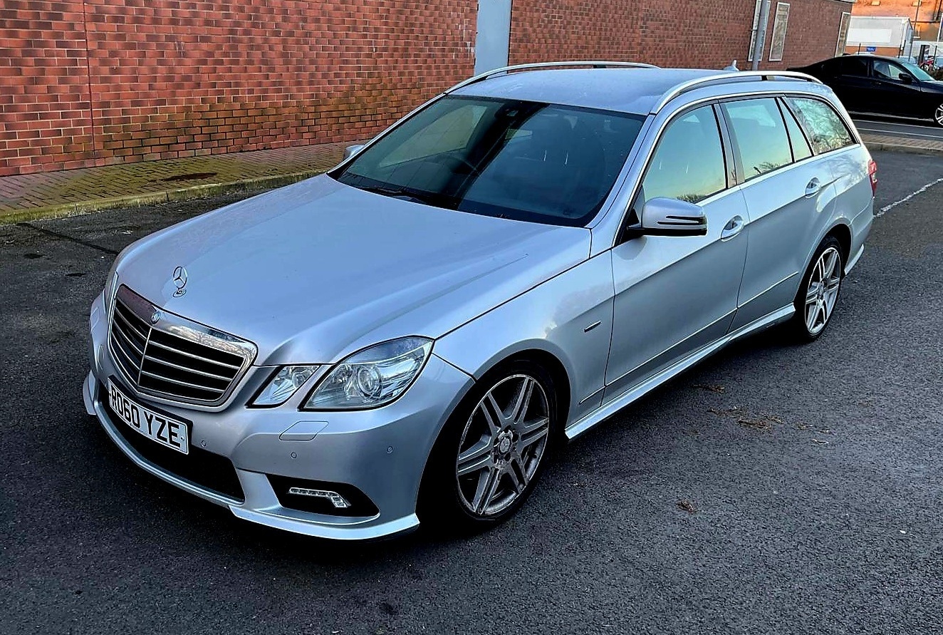 Used Mercedes-Benz E Class 2010 for sale - 77100178: Photo 2