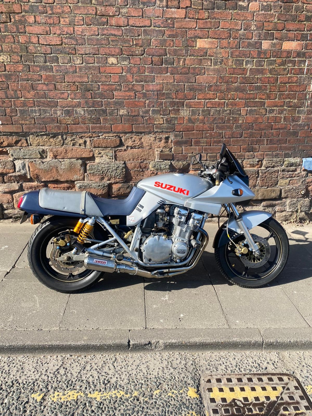 Suzuki GSX 750
