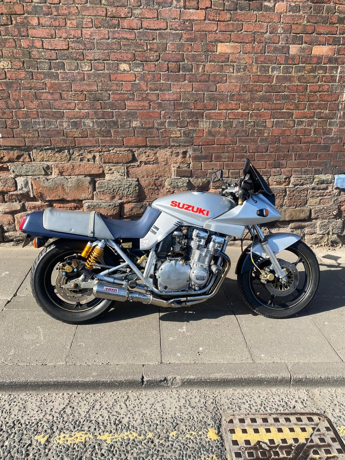 Suzuki GSX 750