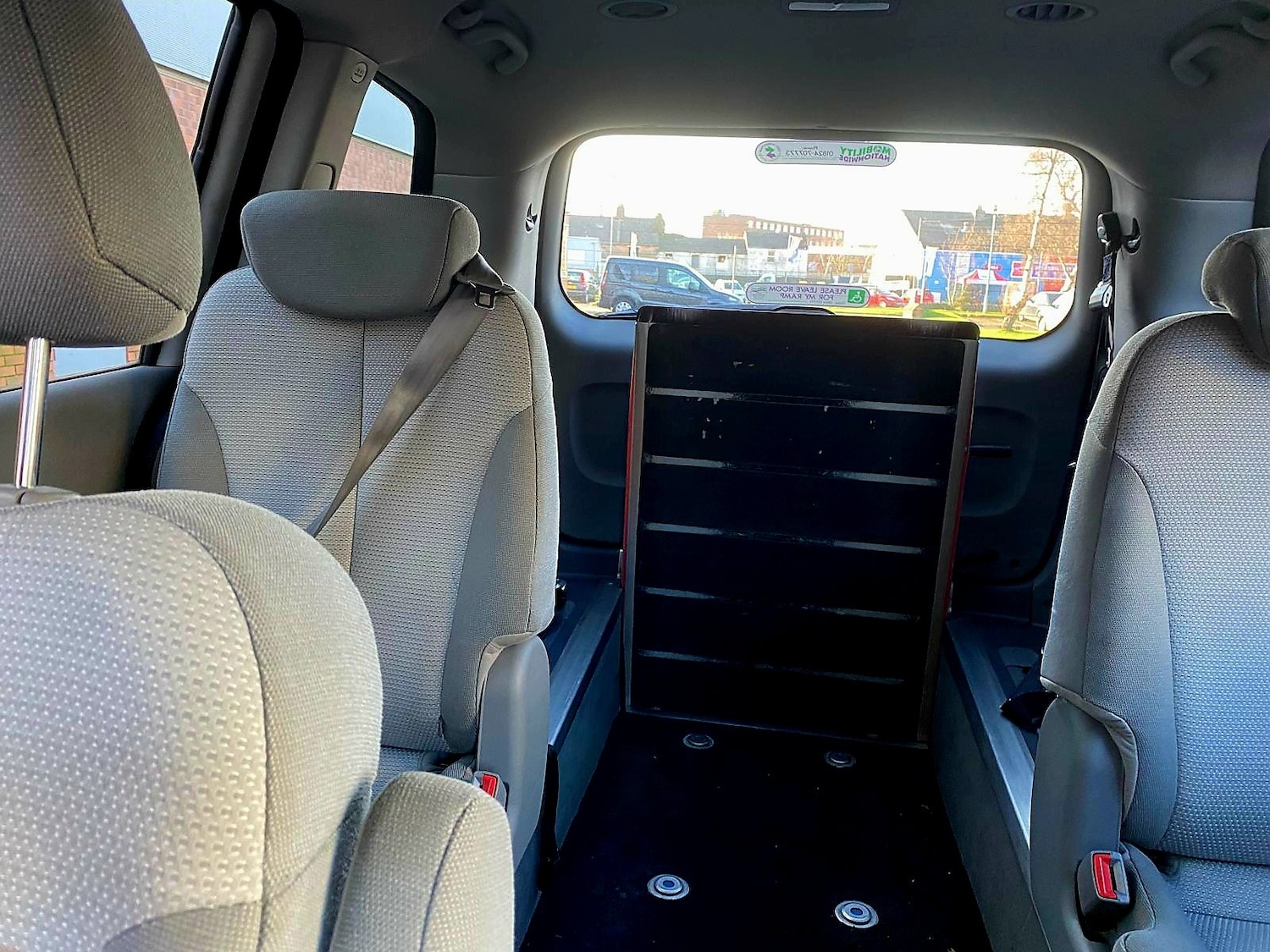 Used Kia Sedona 2010 for sale - 77945253: Photo 10