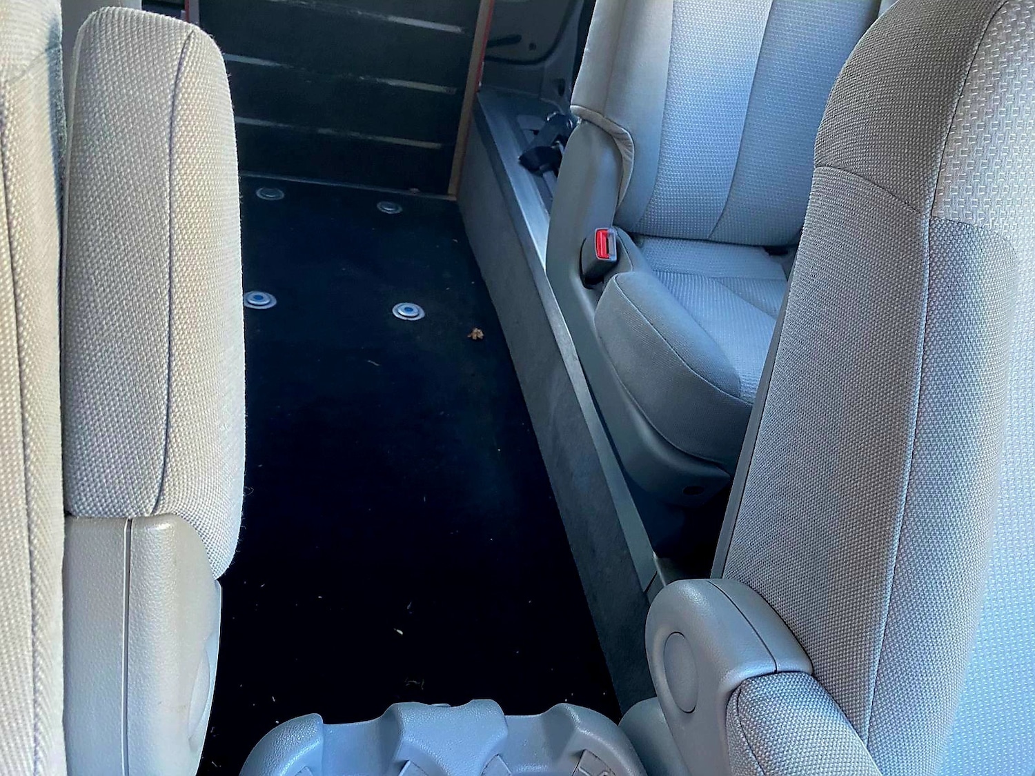 Used Kia Sedona 2010 for sale - 77945253: Photo 11