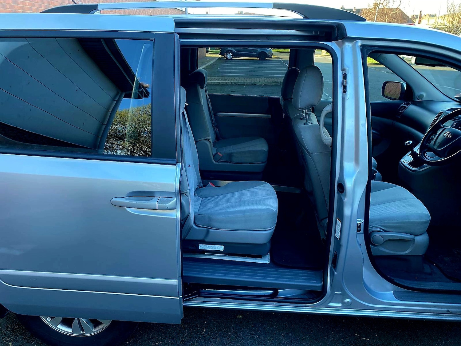 Used Kia Sedona 2010 for sale - 77945253: Photo 14