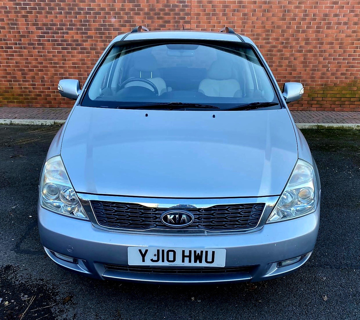 Used Kia Sedona 2010 for sale - 77945253: Photo 2