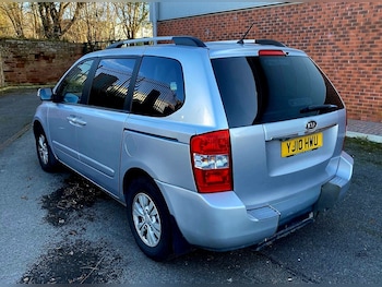 Used Kia Sedona 2010 for sale - 77945253: Photo