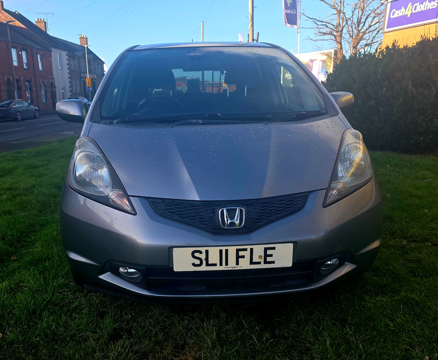 Used Honda Jazz 2011 for sale - 77225656: Photo 2