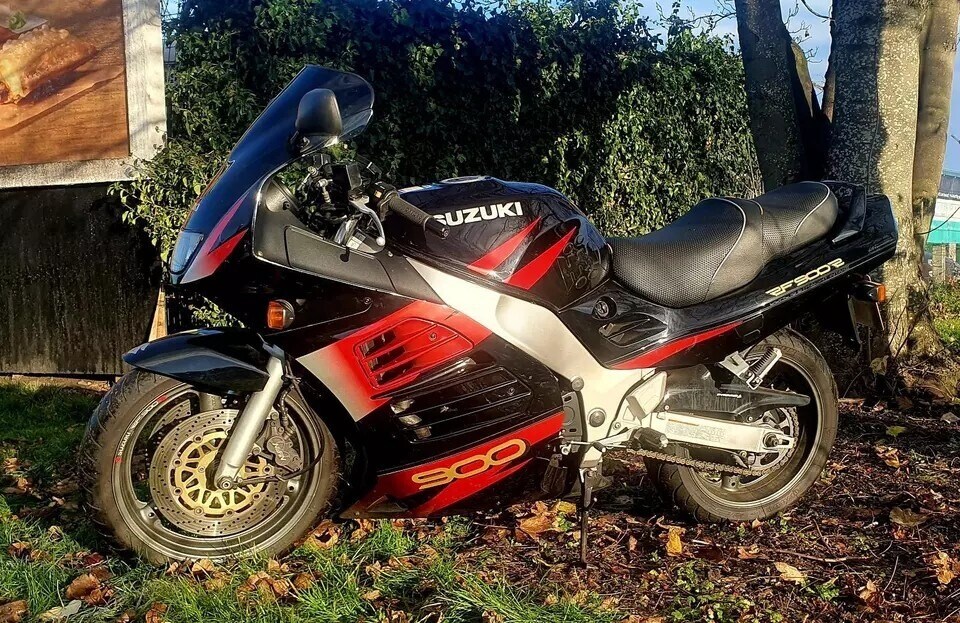 Suzuki RF