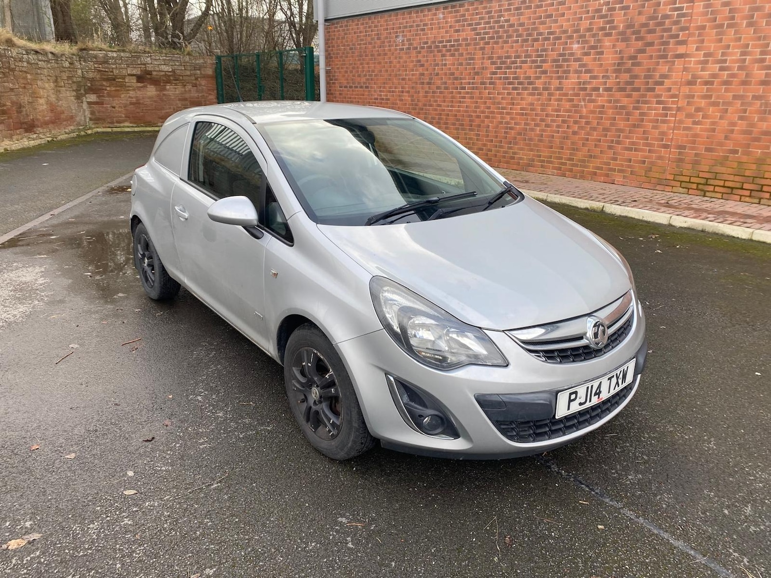 Used Vauxhall Corsa 2014 for sale - 77953656: Photo 2