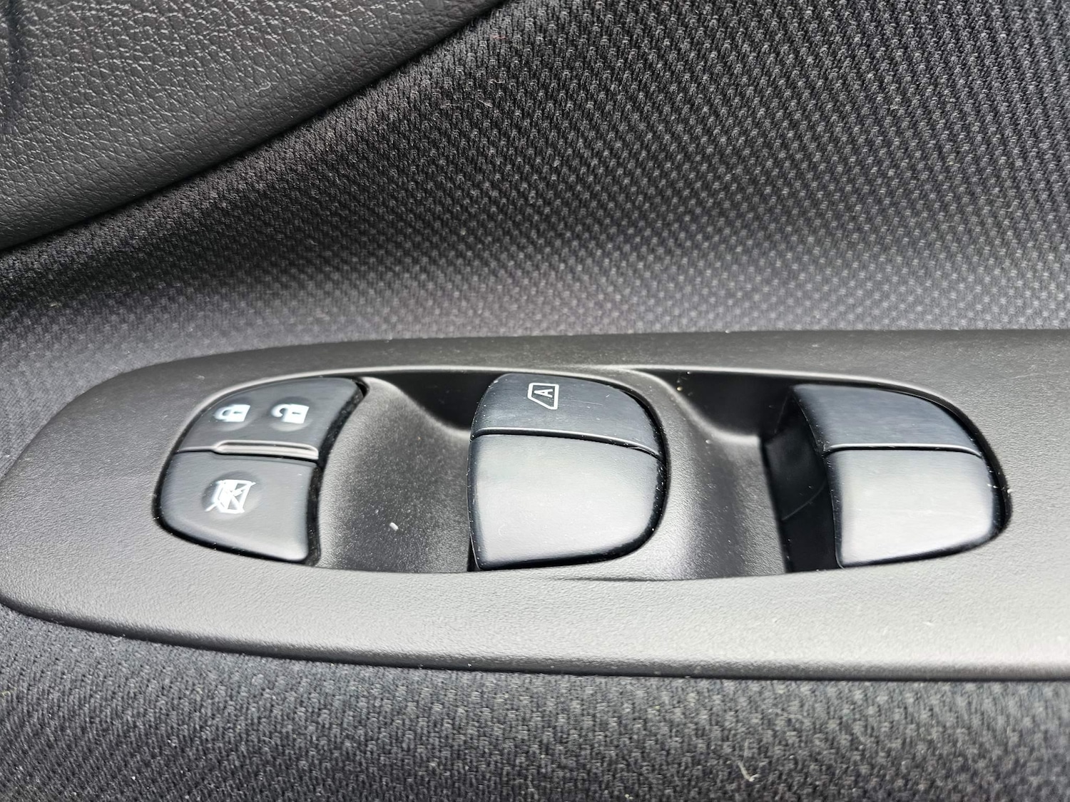 Used Nissan Serena 2024 for sale - 76996121: Photo 43