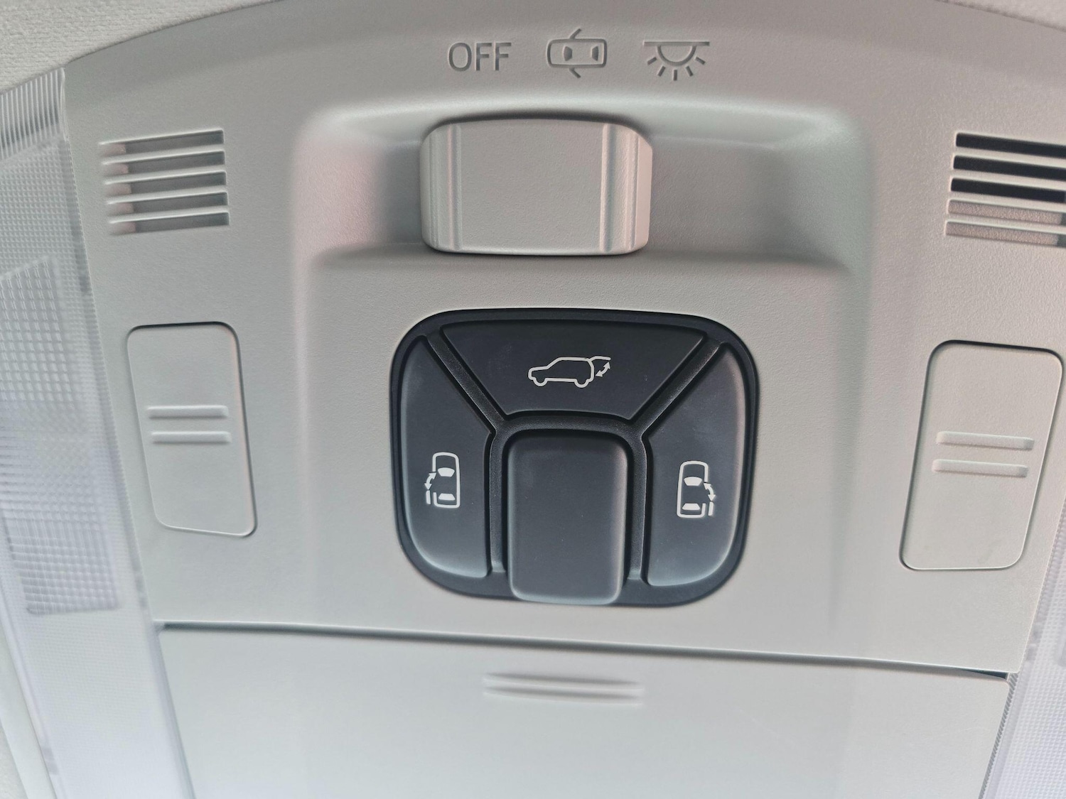 Used Toyota Vellfire 2025 for sale - 76996221: Photo 32