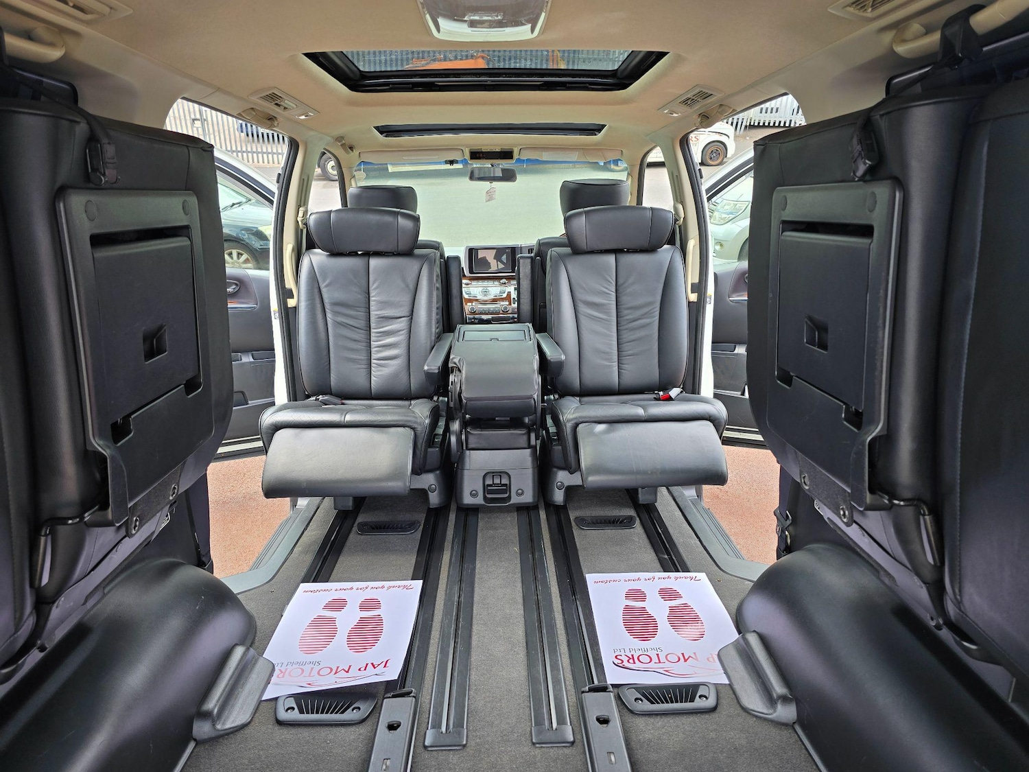 Used Nissan Elgrand 2025 for sale - 76988109: Photo 1