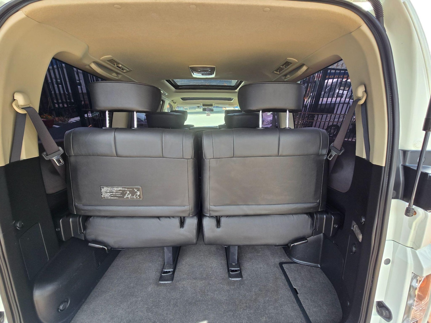 Used Nissan Elgrand 2025 for sale - 76988109: Photo 24