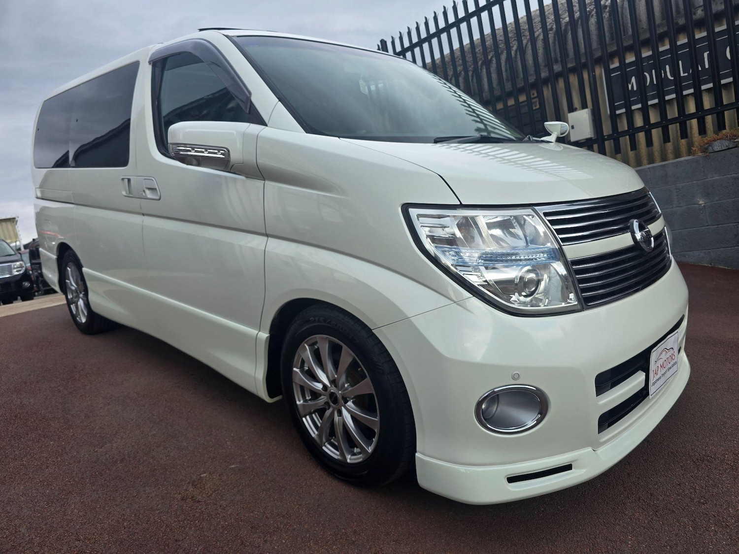 Used Nissan Elgrand 2025 for sale - 76988109: Photo 26