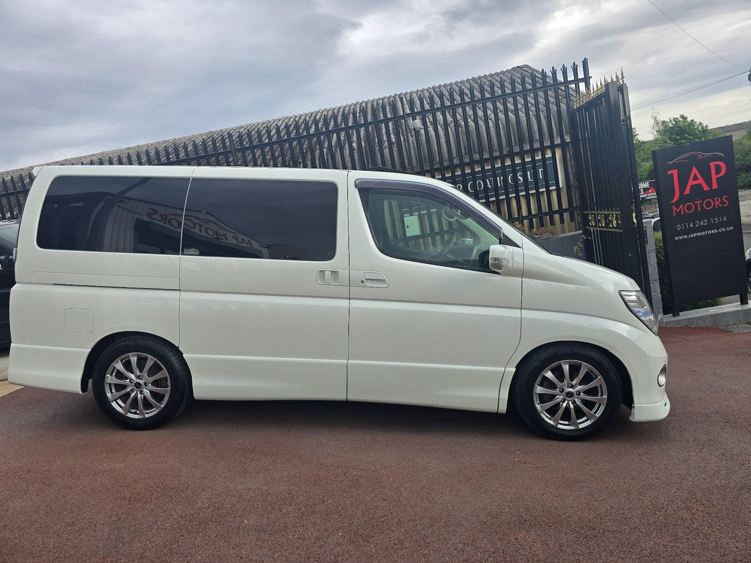Used Nissan Elgrand 2025 for sale - 76988109: Photo 28