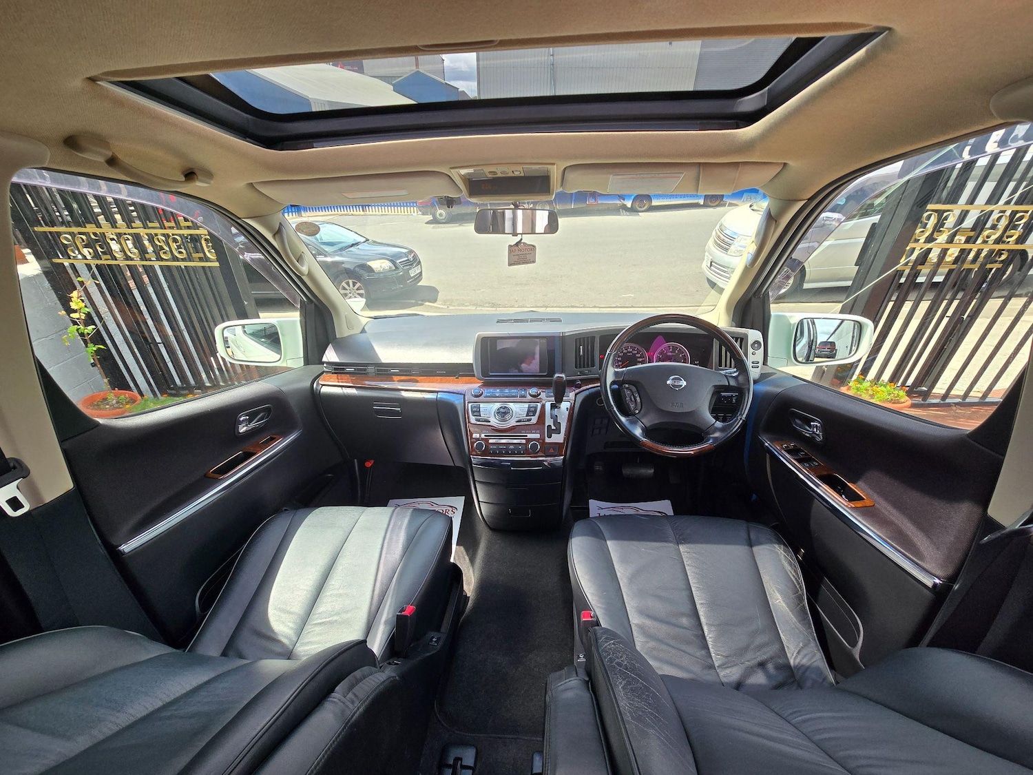 Used Nissan Elgrand 2025 for sale - 76988109: Photo 3