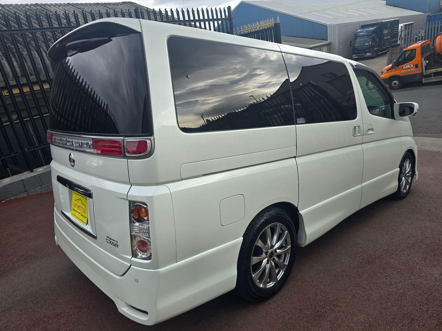 Used Nissan Elgrand 2025 for sale - 76988109: Photo 31