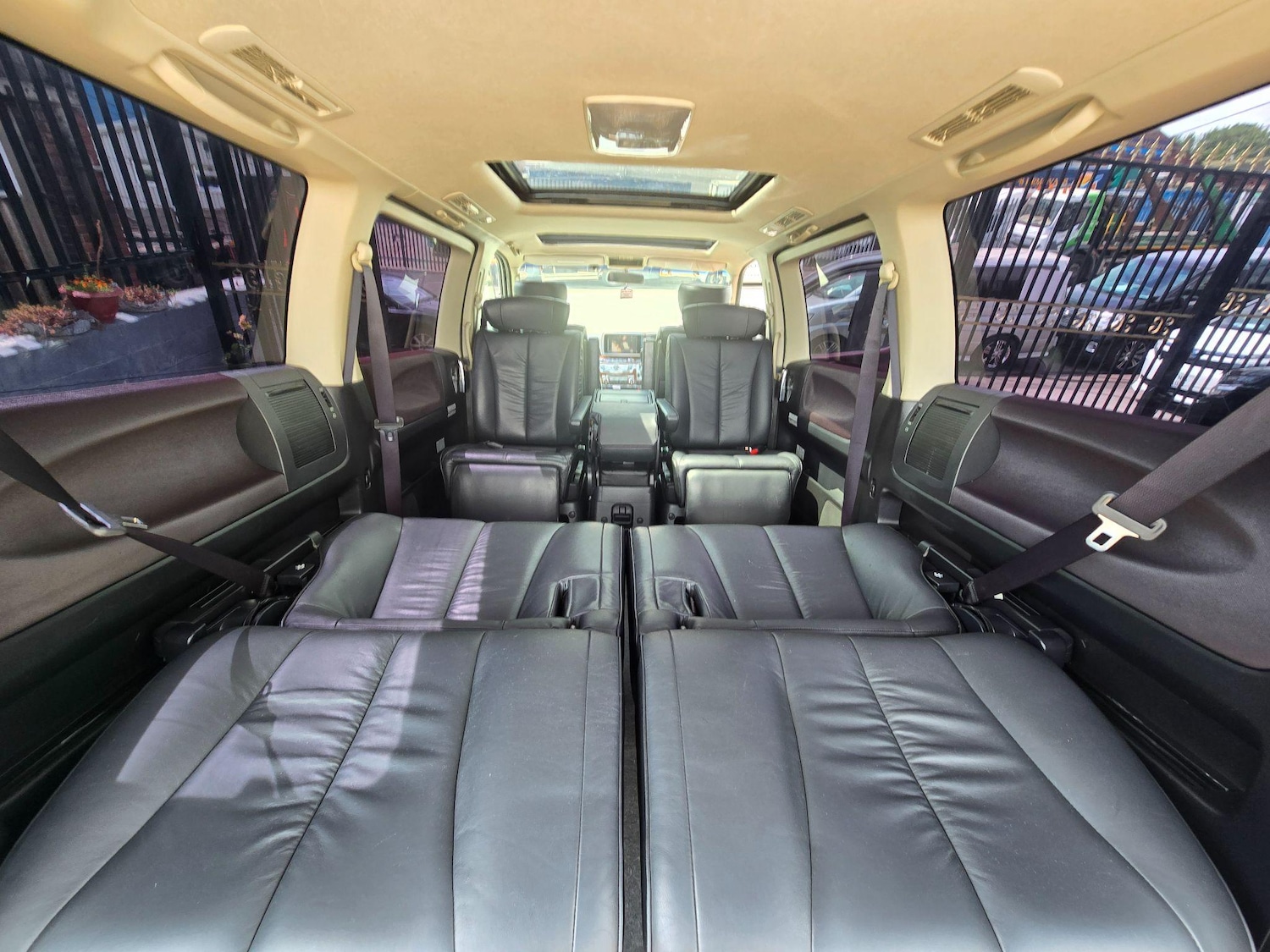 Used Nissan Elgrand 2025 for sale - 76988109: Photo 37