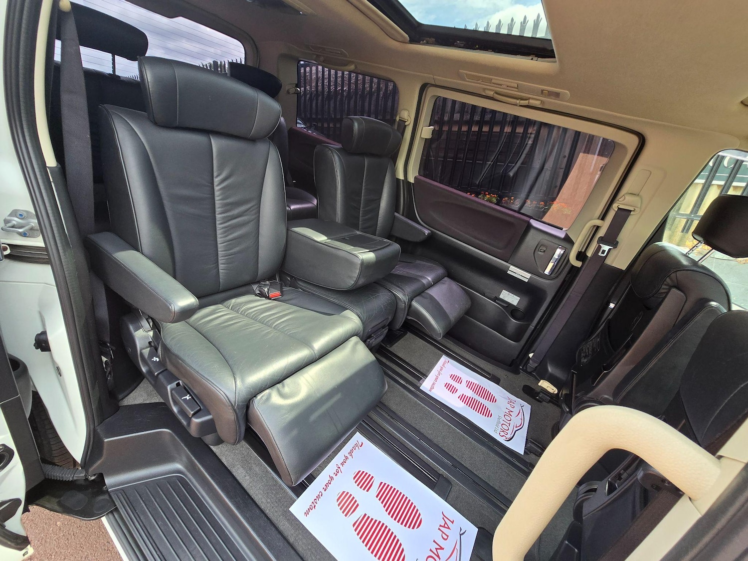 Used Nissan Elgrand 2025 for sale - 76988109: Photo 4