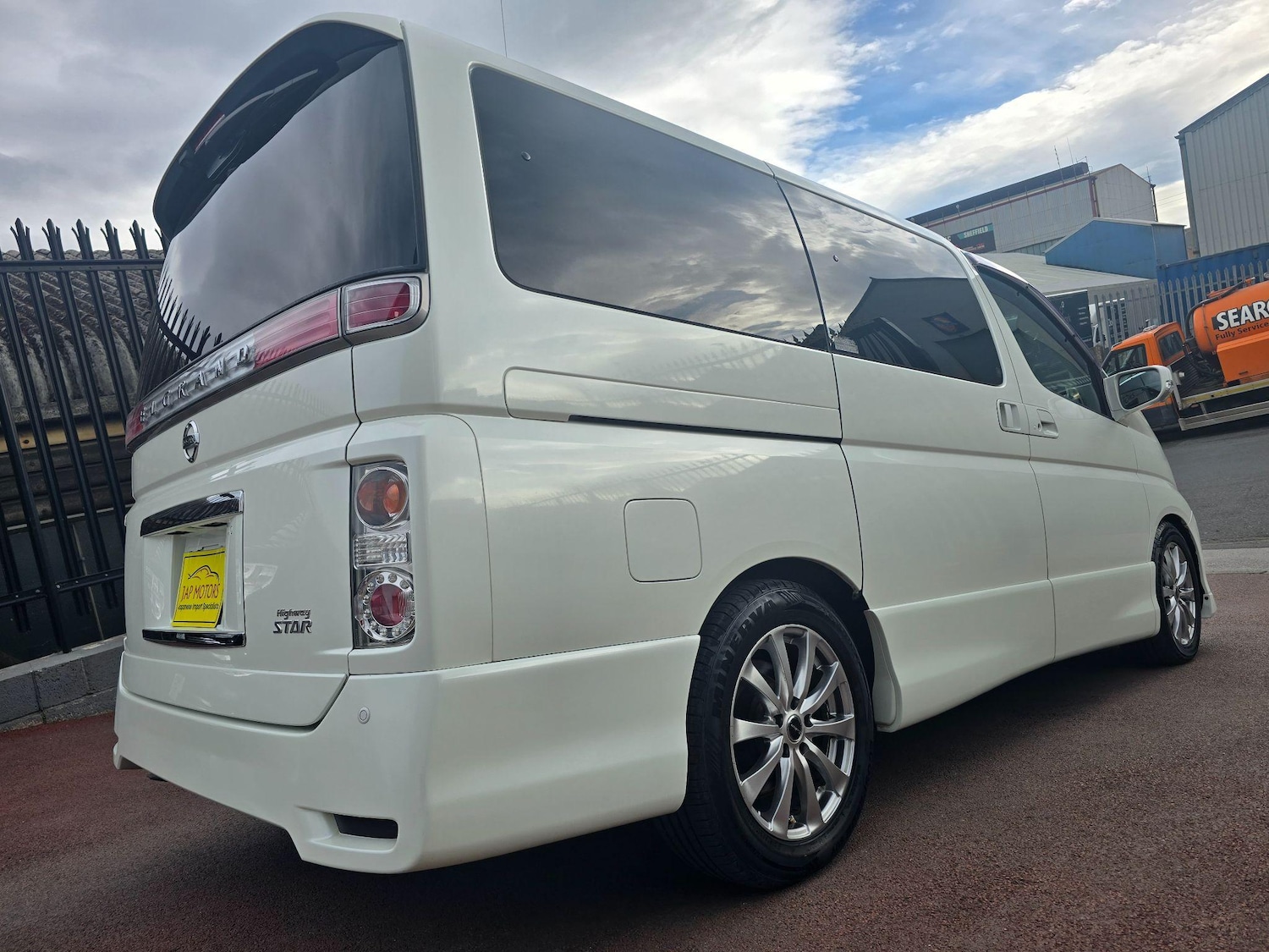 Used Nissan Elgrand 2025 for sale - 76988109: Photo 8