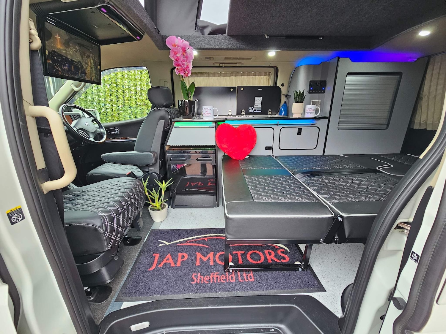 Used Nissan Elgrand 2024 for sale - 77143673: Photo 10