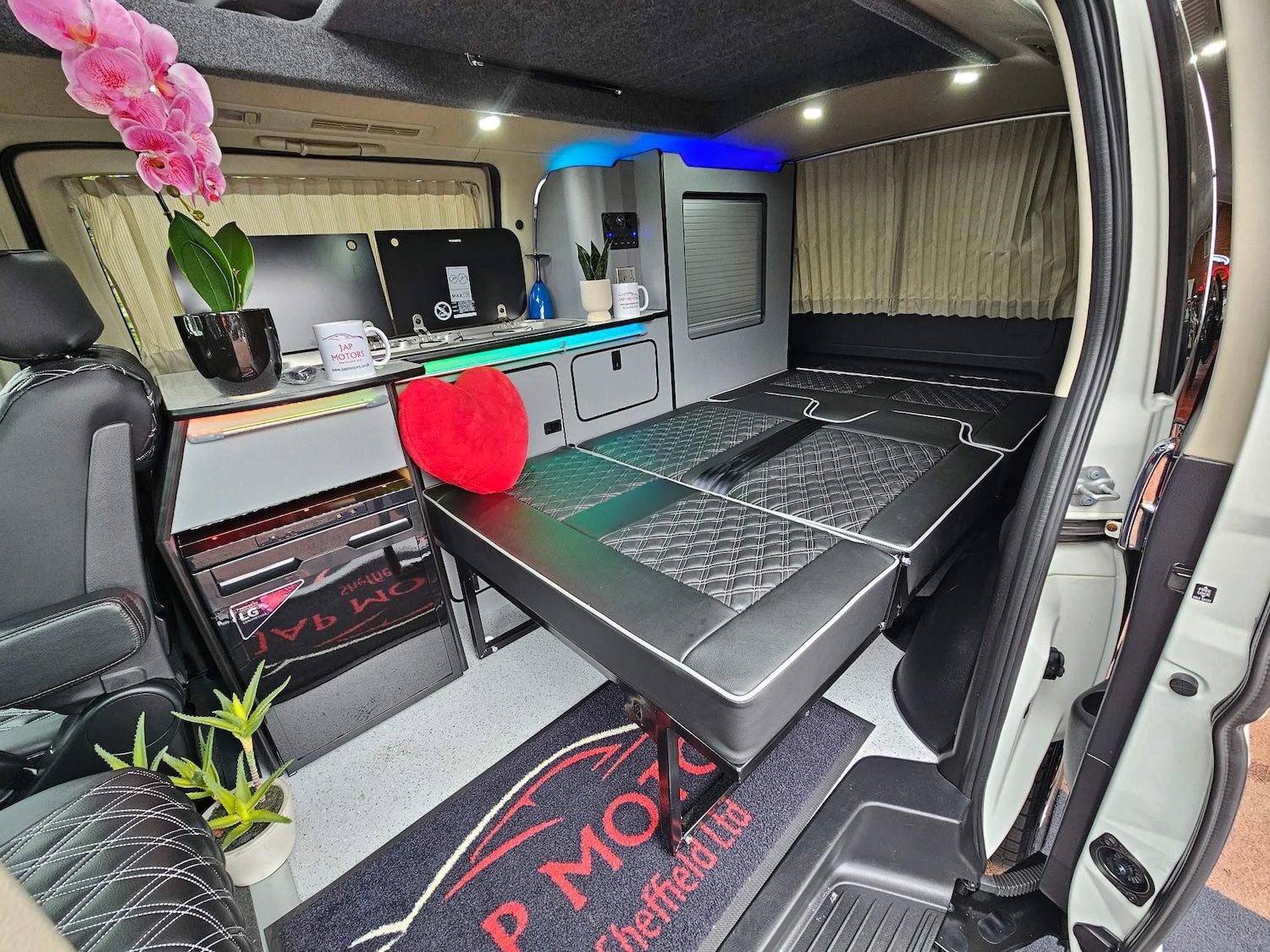 Used Nissan Elgrand 2024 for sale - 77143673: Photo 11