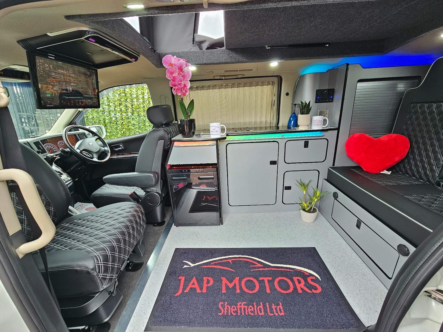 Used Nissan Elgrand 2024 for sale - 77143673: Photo 12