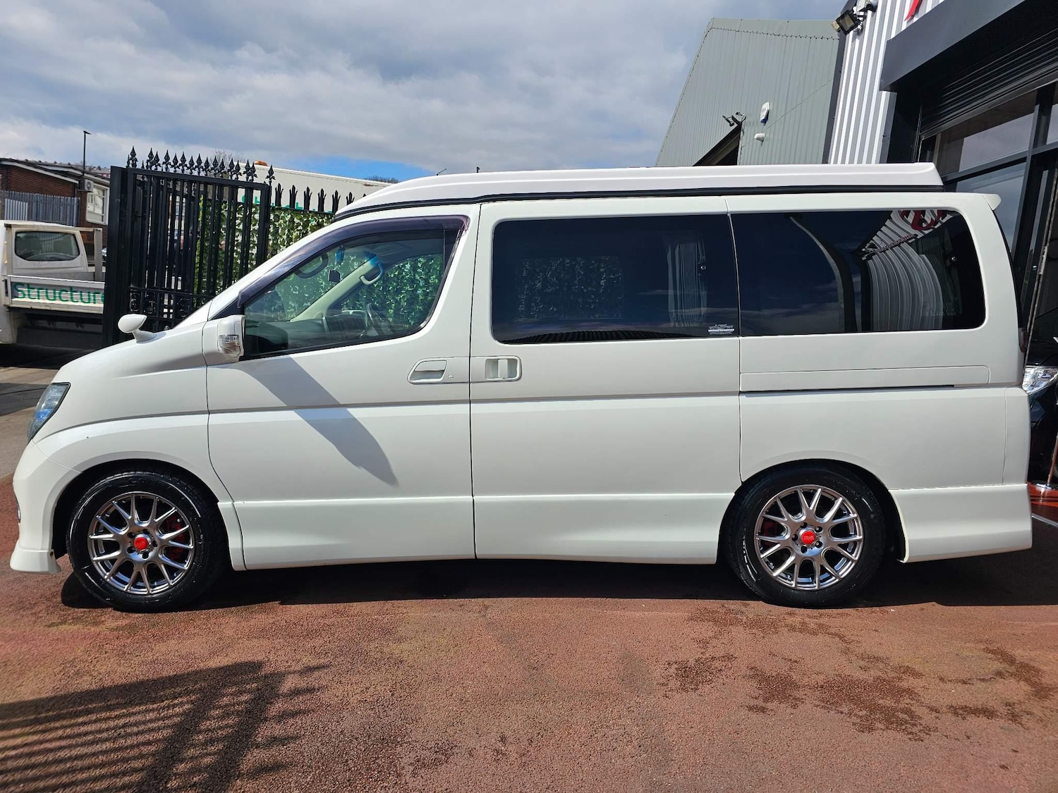 Used Nissan Elgrand 2024 for sale - 77143673: Photo 36
