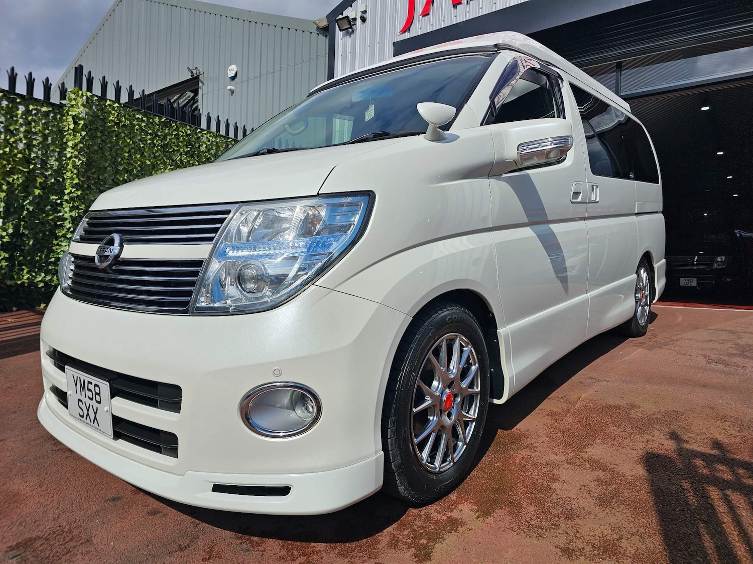 Used Nissan Elgrand 2024 for sale - 77143673: Photo 37