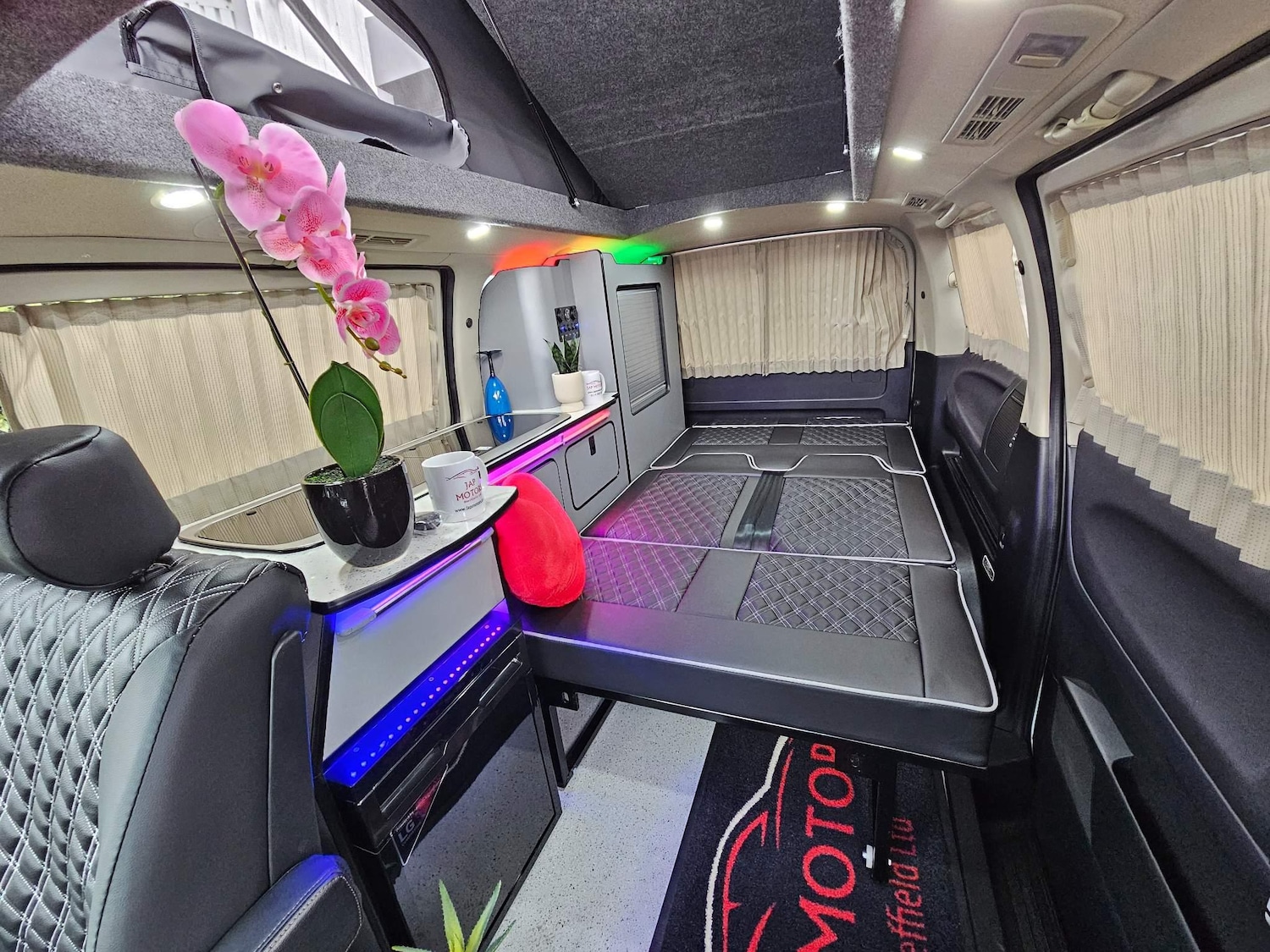 Used Nissan Elgrand 2024 for sale - 77143673: Photo 8