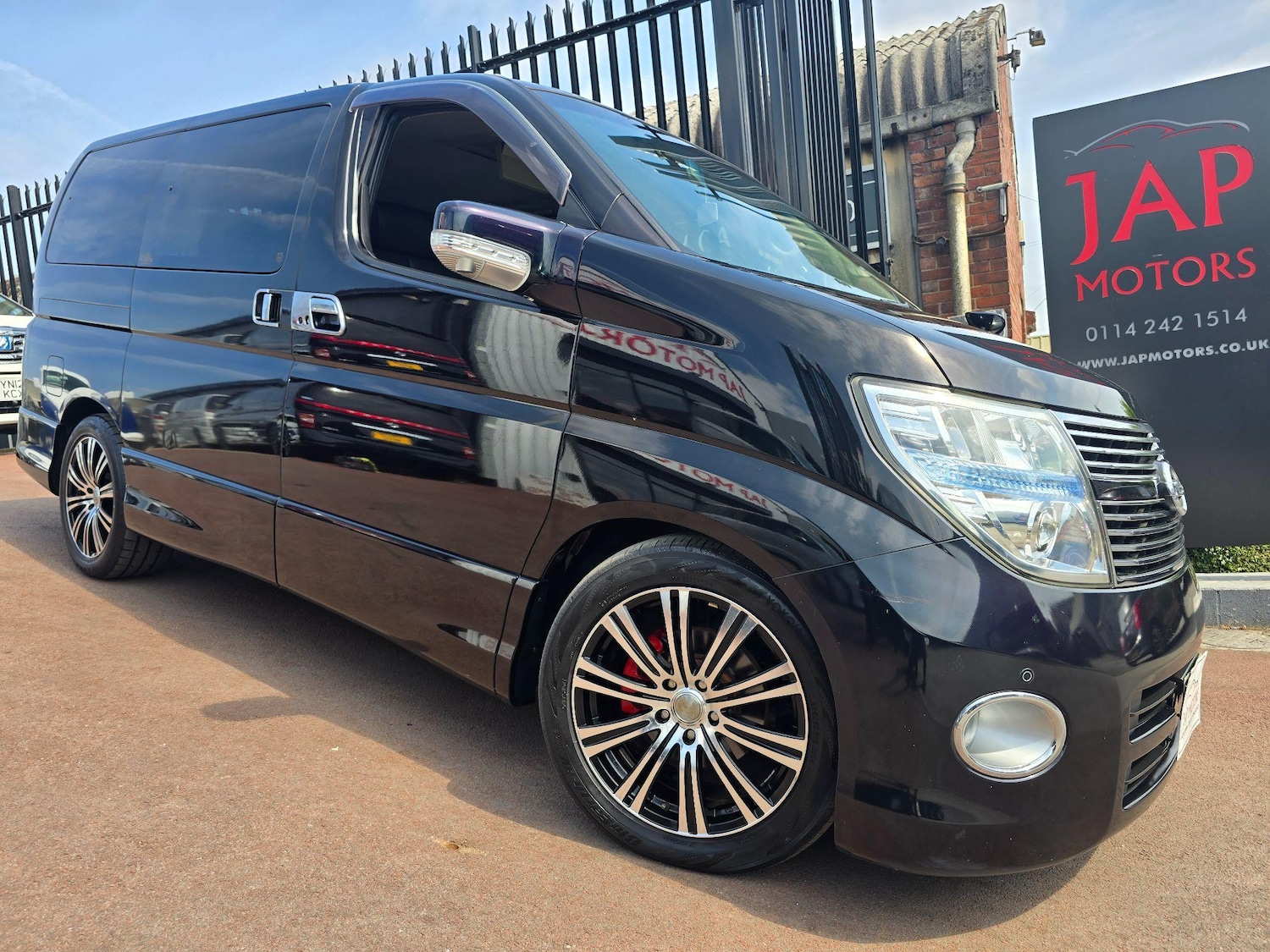 Used Nissan Elgrand 2025 for sale - 76998934: Photo 1