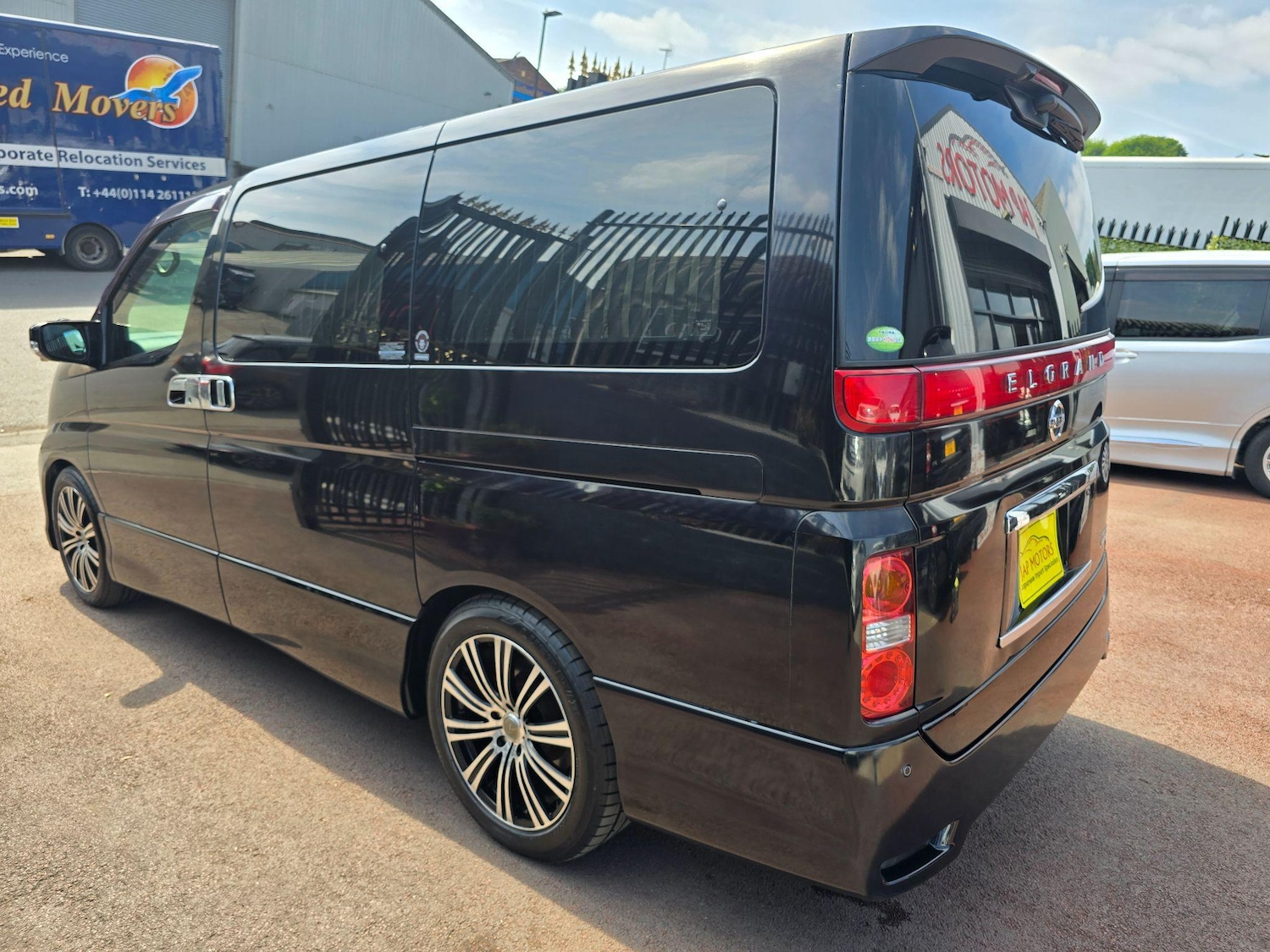 Used Nissan Elgrand 2025 for sale - 76998934: Photo 30