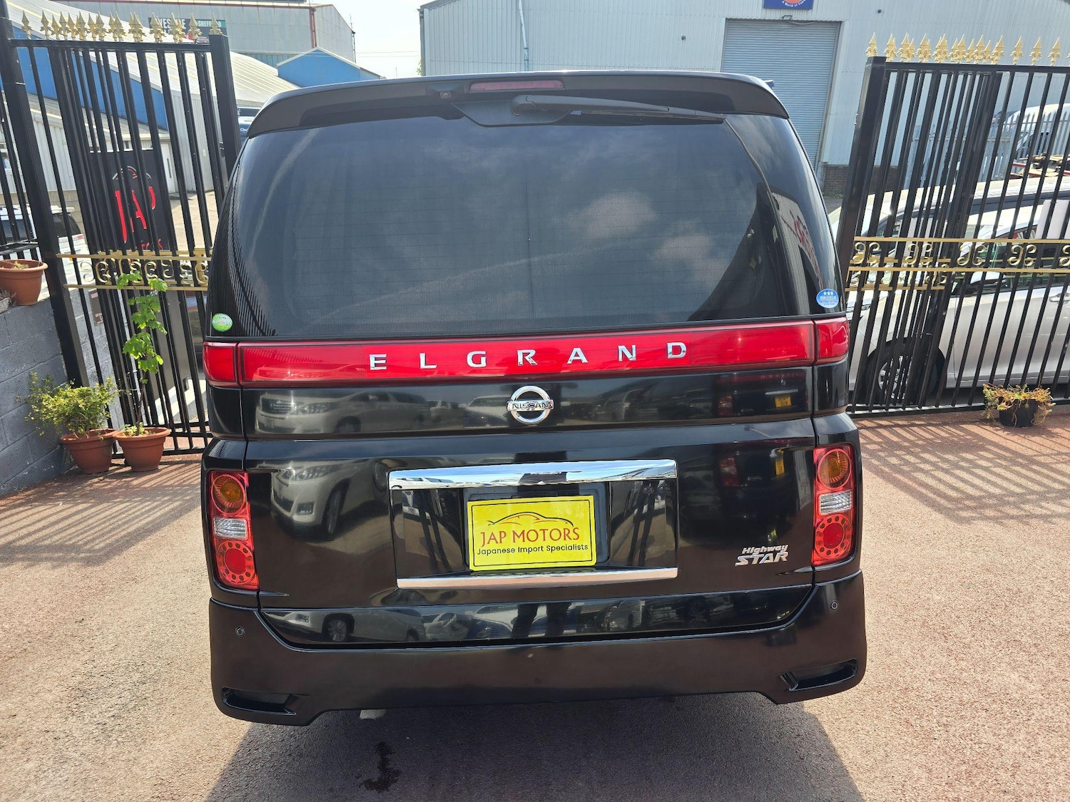Used Nissan Elgrand 2025 for sale - 76998934: Photo 32