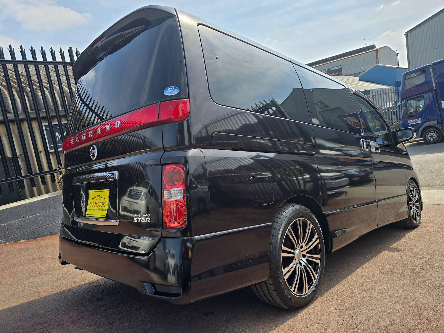 Used Nissan Elgrand 2025 for sale - 76998934: Photo 9