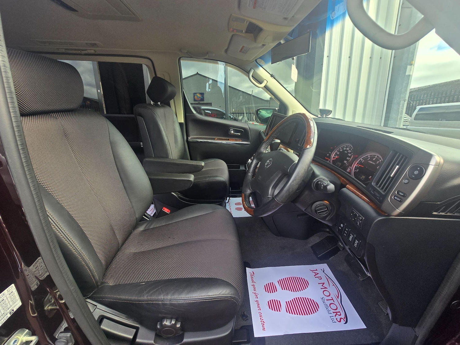 Used Nissan Elgrand for sale - 76215368: Photo 13