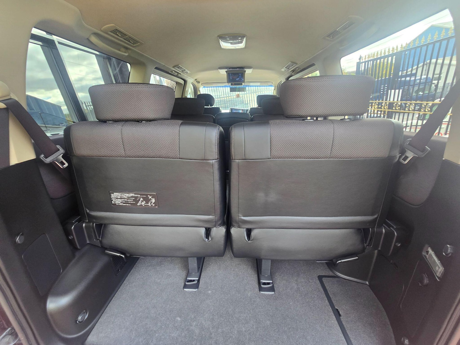 Used Nissan Elgrand for sale - 76215368: Photo 20